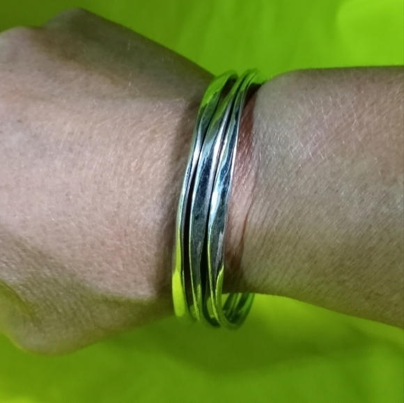Triple silvertone twisted Bangle bracelets 3 bracelets - Picture 1 of 6